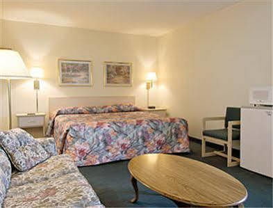 Super 8 By Wyndham Motel 2*